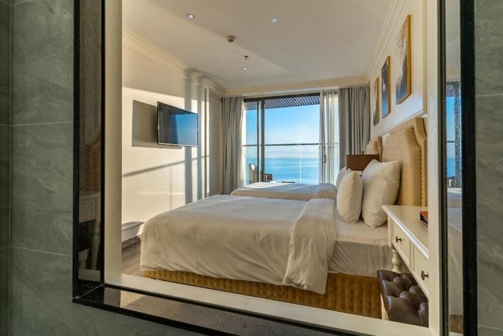 Готель La Vague Nha Trang 4*