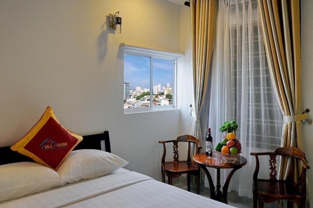 Фото Full House Nha Trang Hotel 3*