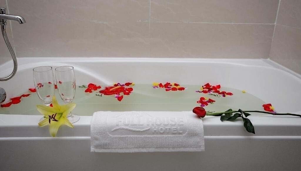 Фотографія Full House Nha Trang Hotel 3*