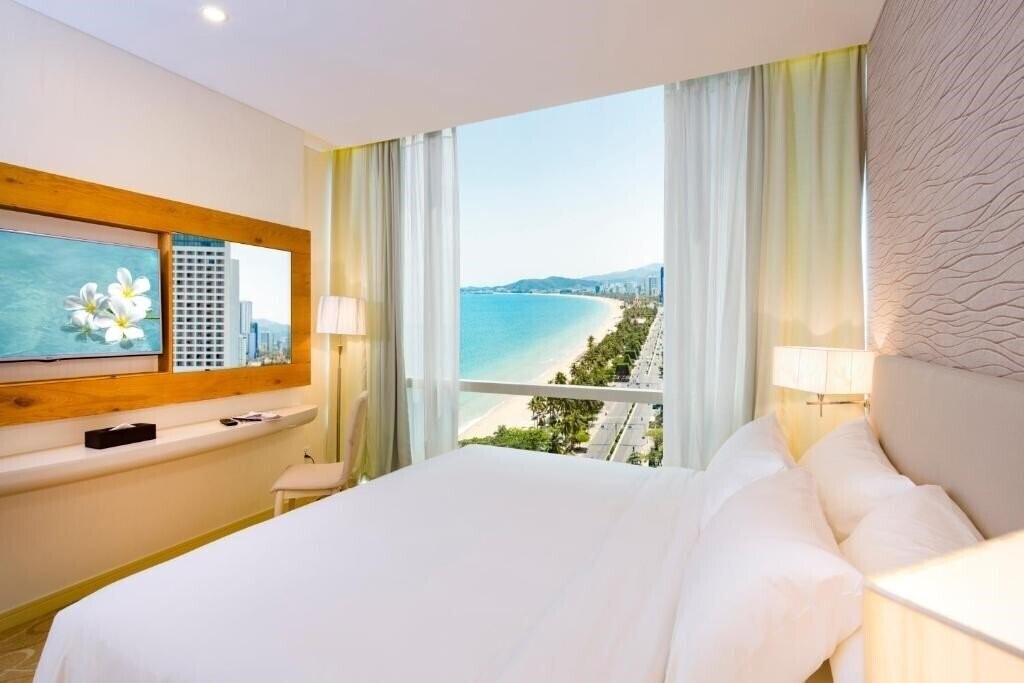 Отель Diamond Bay Hotel 5*