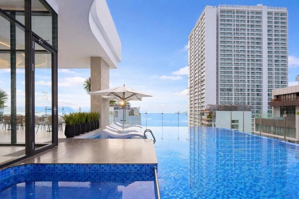 Готель Adamas Boutique Nha Trang 5*