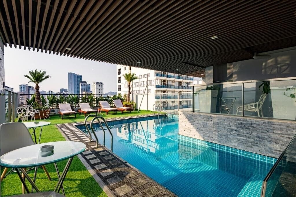 Отель Brilliant Bay Nha Trang Hotel 3*