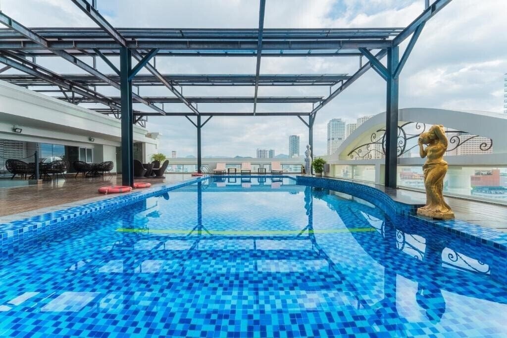 Готель Nha Trang Prince Hotel 4*