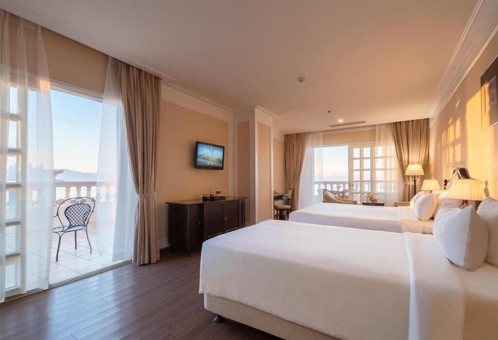 Отель Sunrise Nha Trang Beach Hotel & SPA 5*
