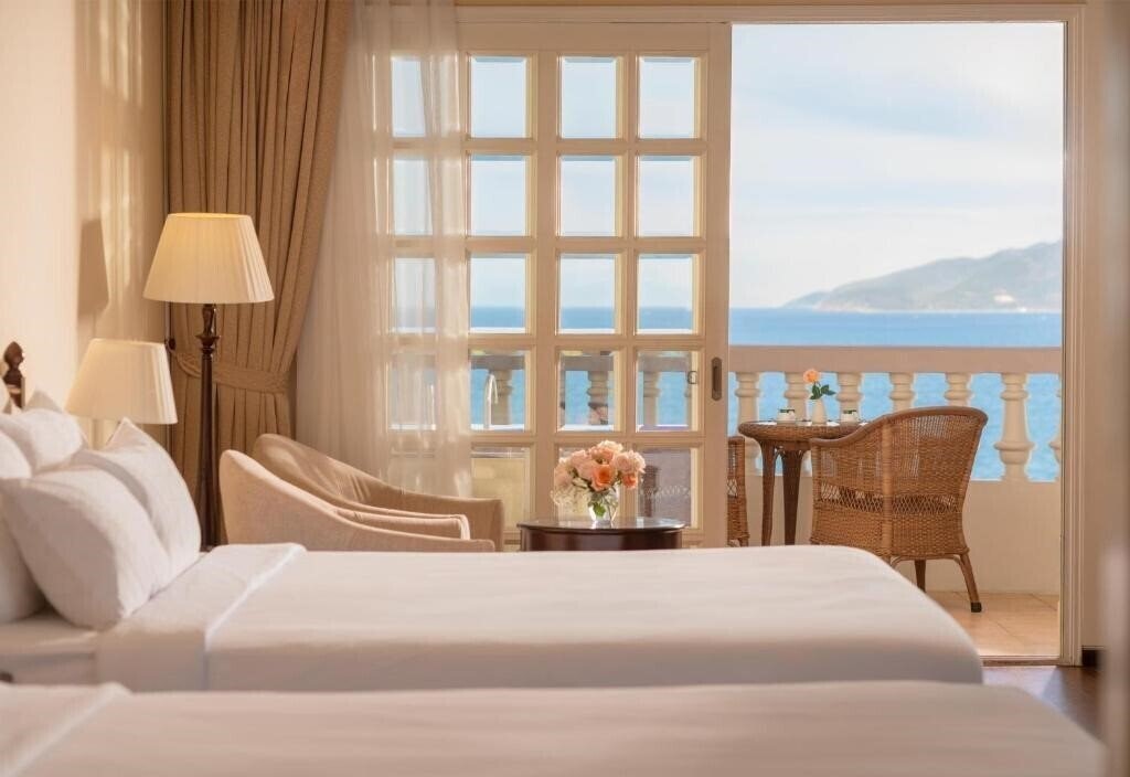 Фото Sunrise Nha Trang Beach Hotel & SPA 5*
