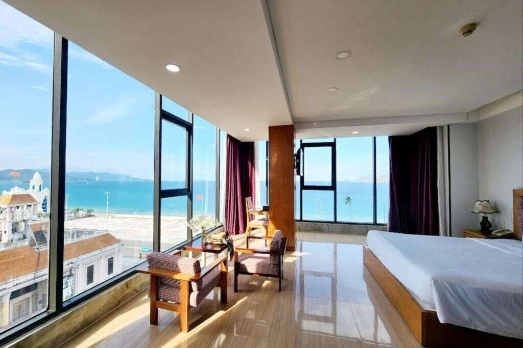 Готель Happy Light Central Nha Trang 4*