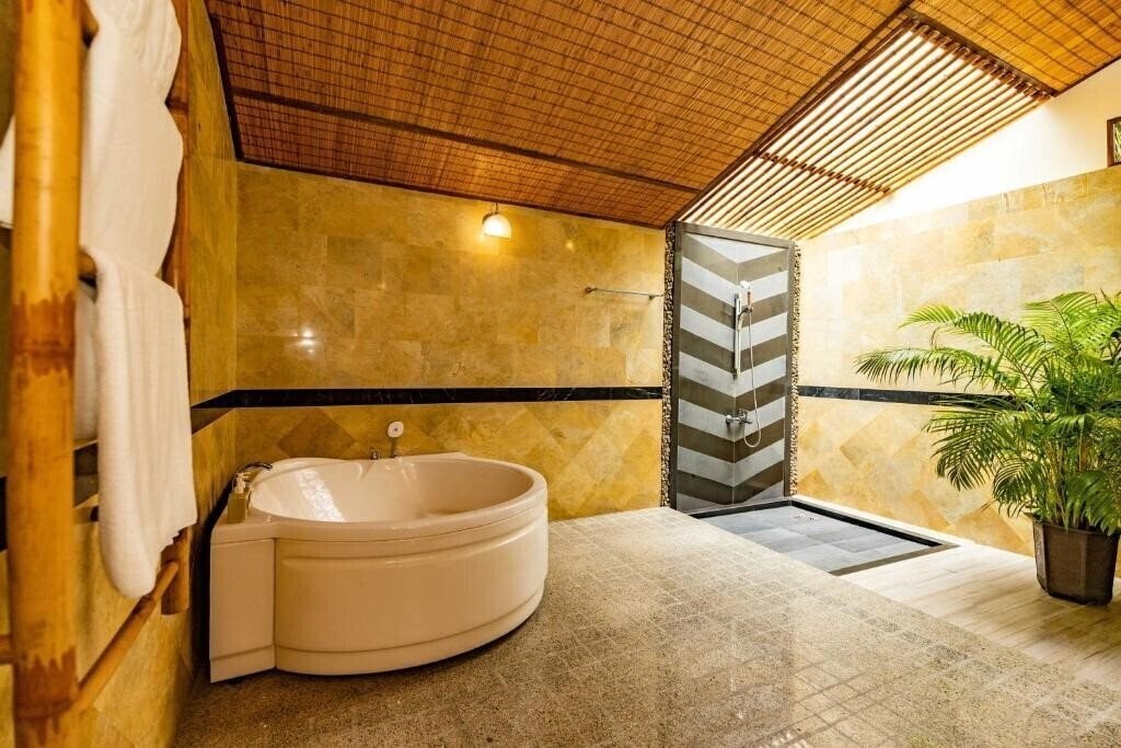 Фото Diamond Bay Resort & SPA 5*