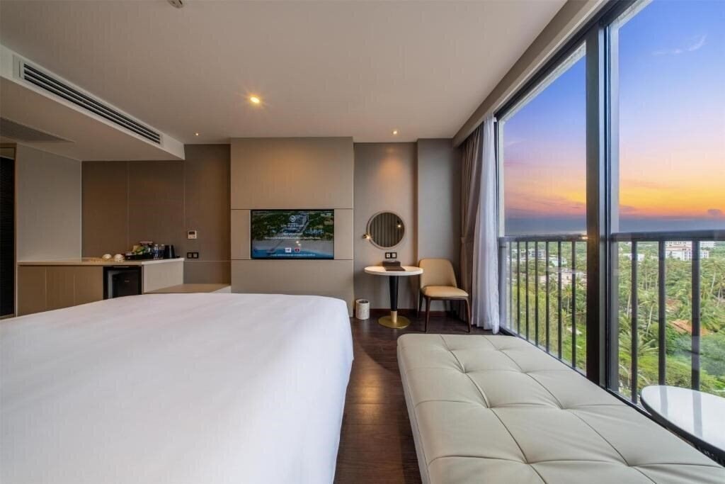 Фотографія WorldHotels Long Beach Resort Phu Quoc 4*