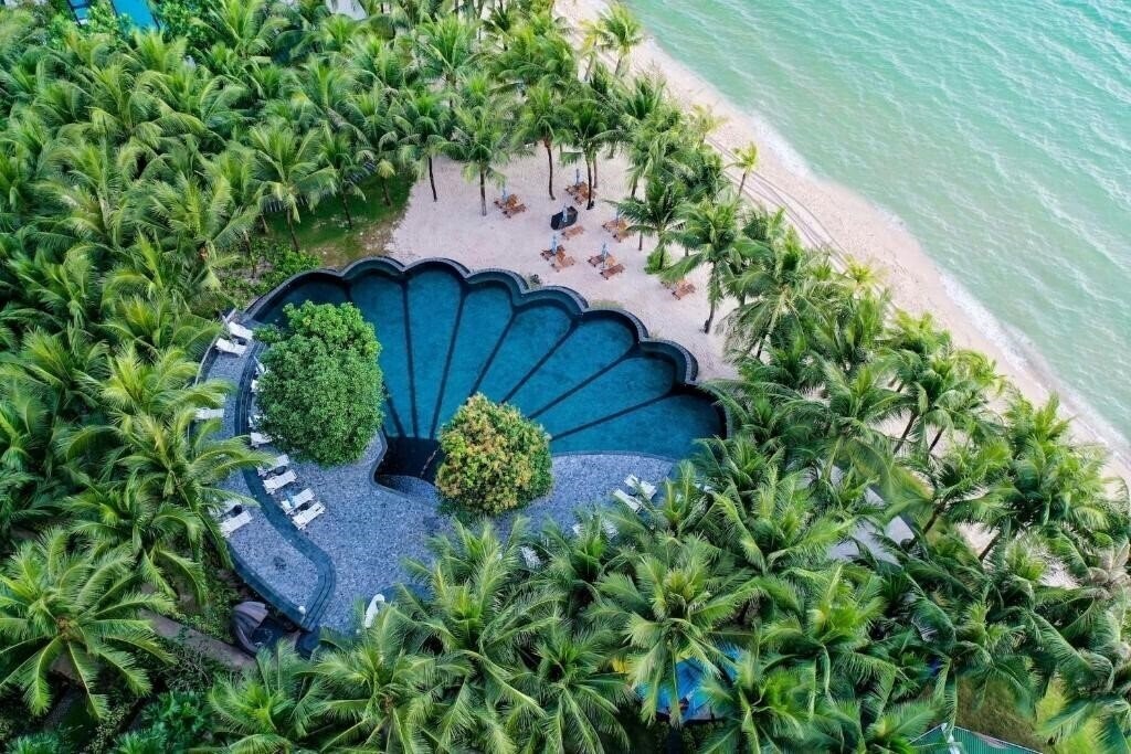 Отель JW Marriott Phu Quoc Emerald Bay Resort & SPA 5*