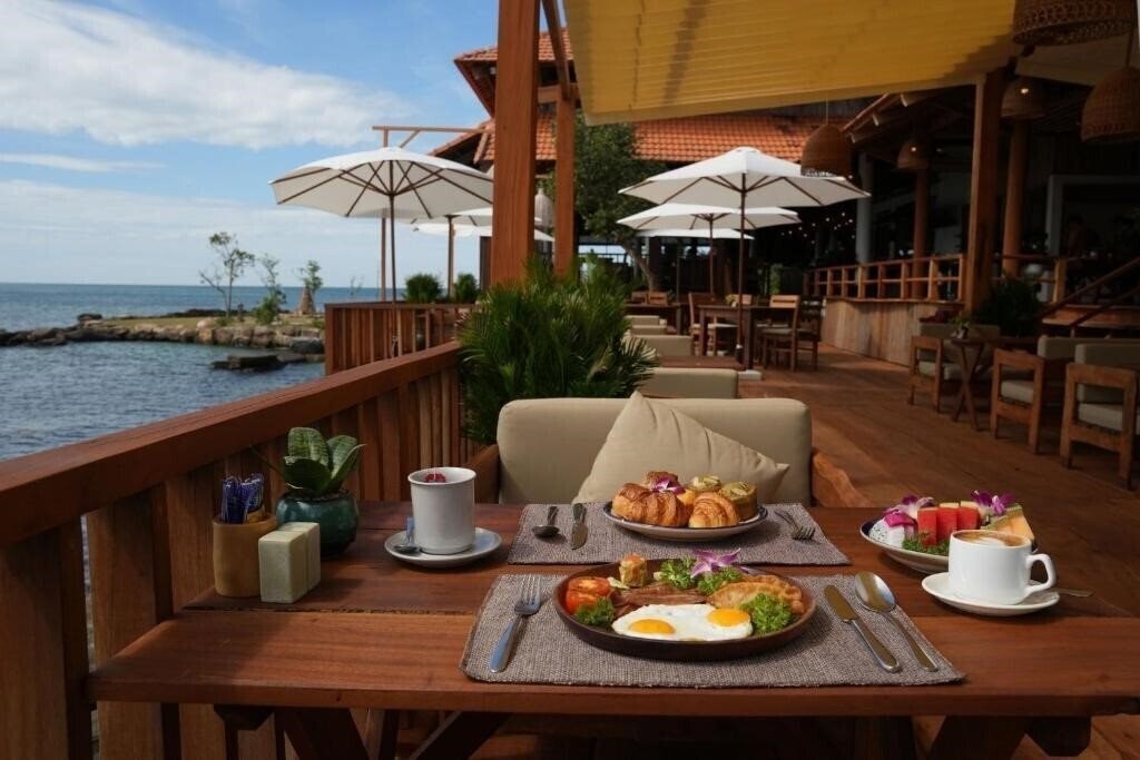 Фото Green Bay Phu Quoc Resort & SPA 4*