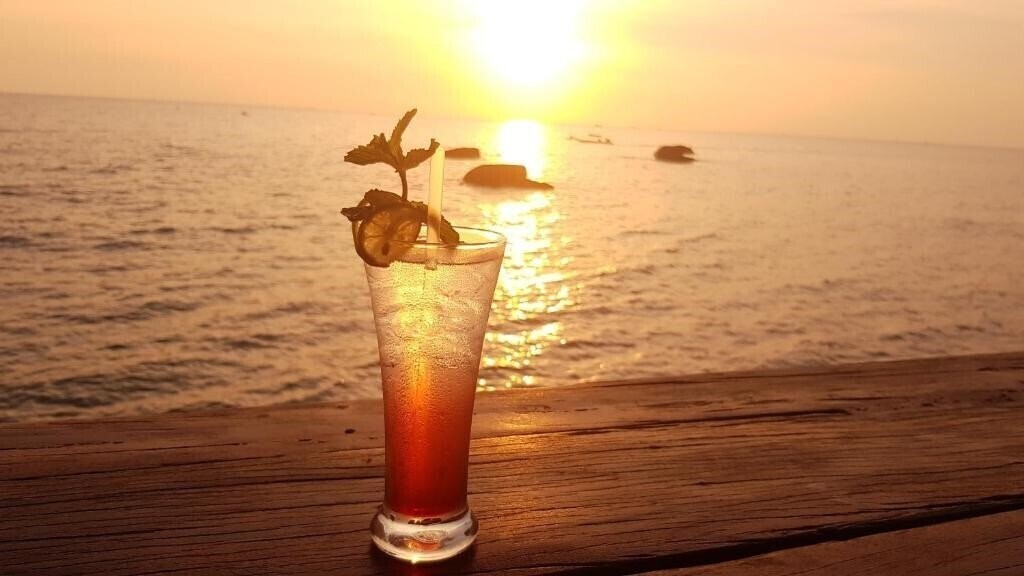 Готель Free Beach Resort 2*