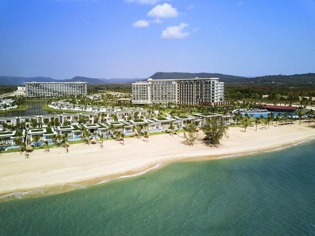 Готель Movenpick Villas & Residences Phu Quoc 5*