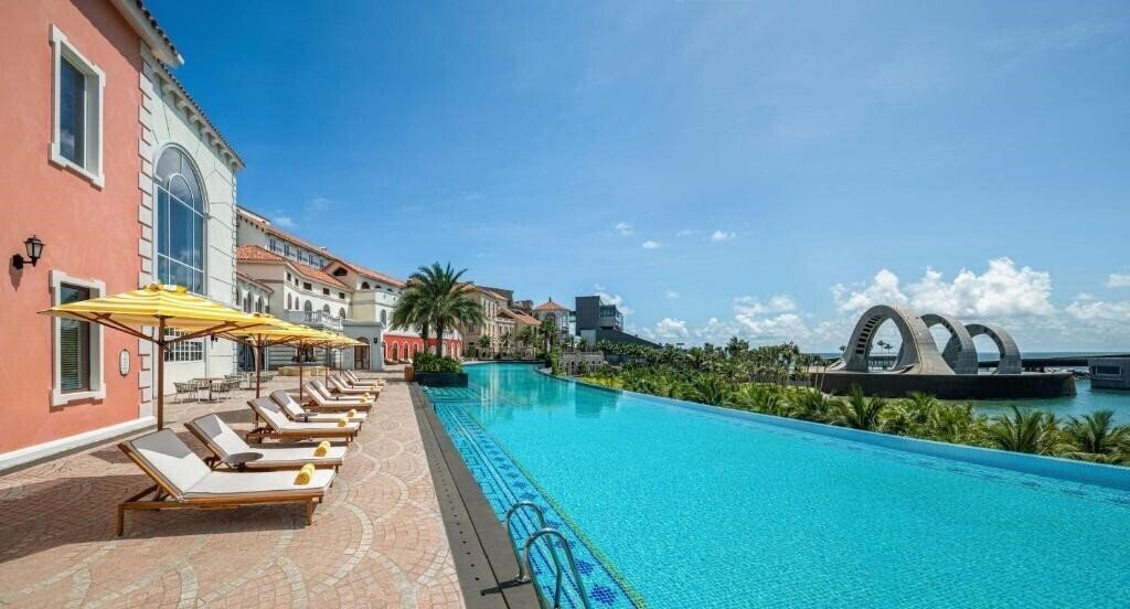 Фото La Festa Phu Quoc, Curio Collection By Hilton 5*