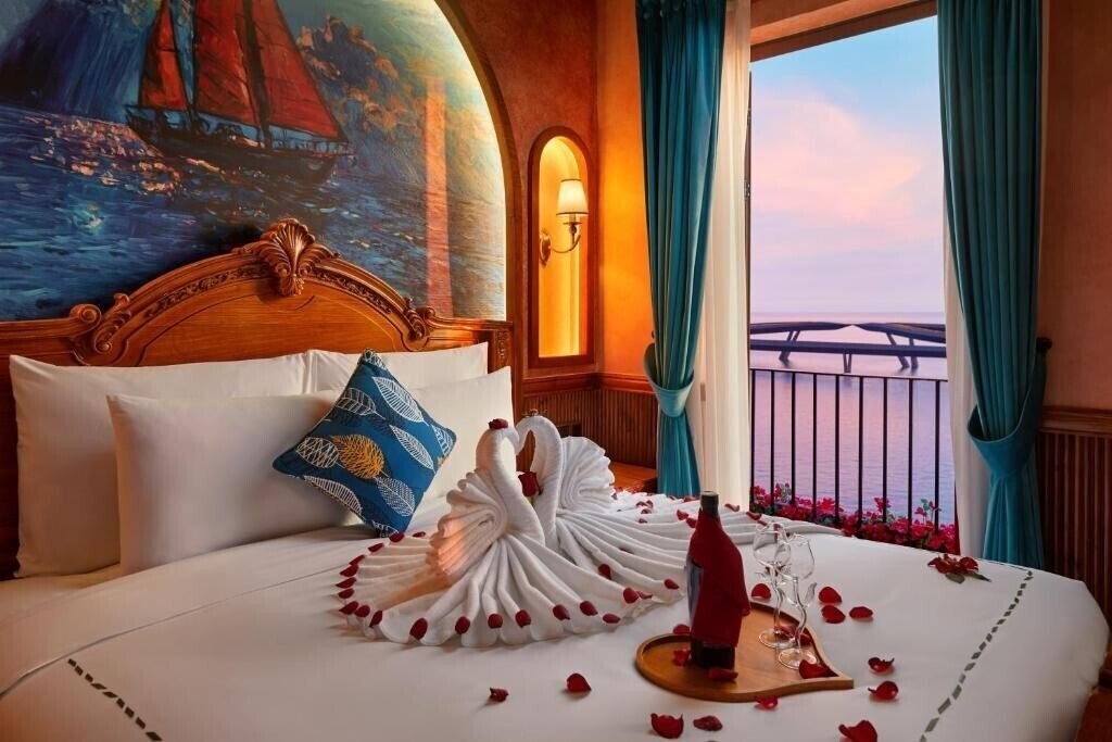 Фотографія Venice Hotel Phu Quoc 4*
