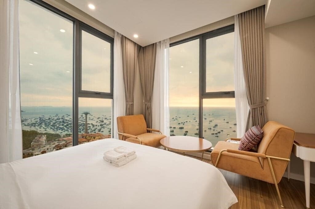 Фото Elyday - La Isla Apartment & Villas 4*