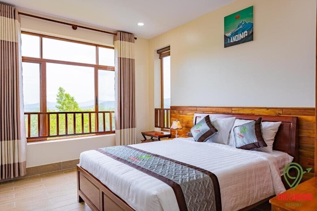 Фото The Landing Resort 3*