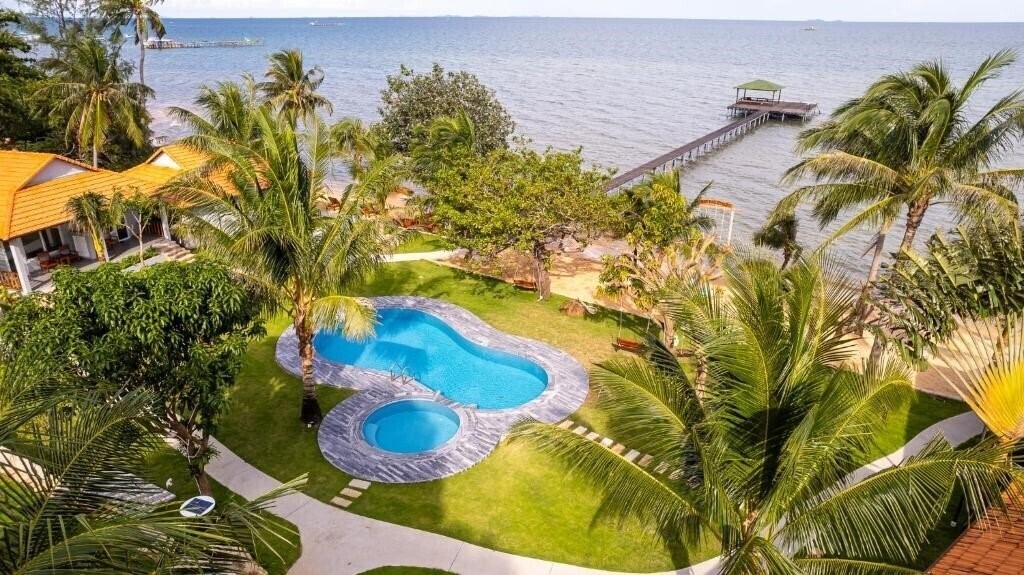 Отель Cosian Bay Resort 3*