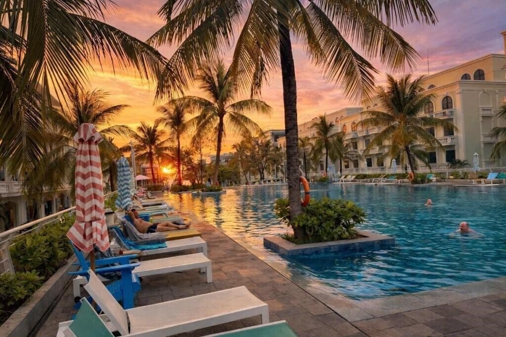 Готель Lalu Hotel 3*
