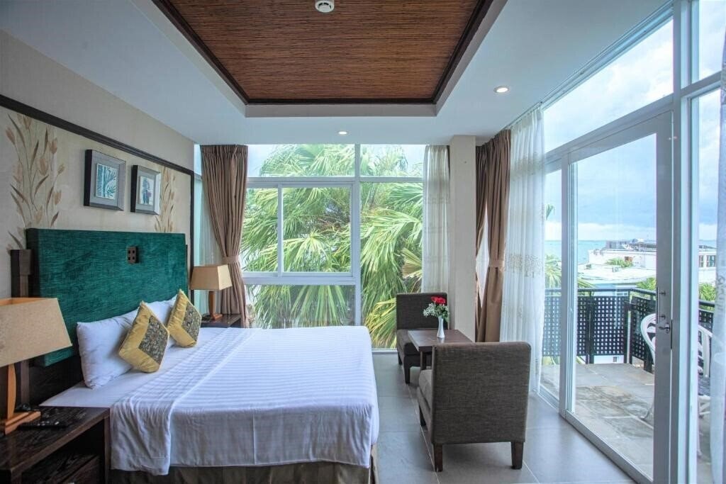Фото Seaside Resort 4*