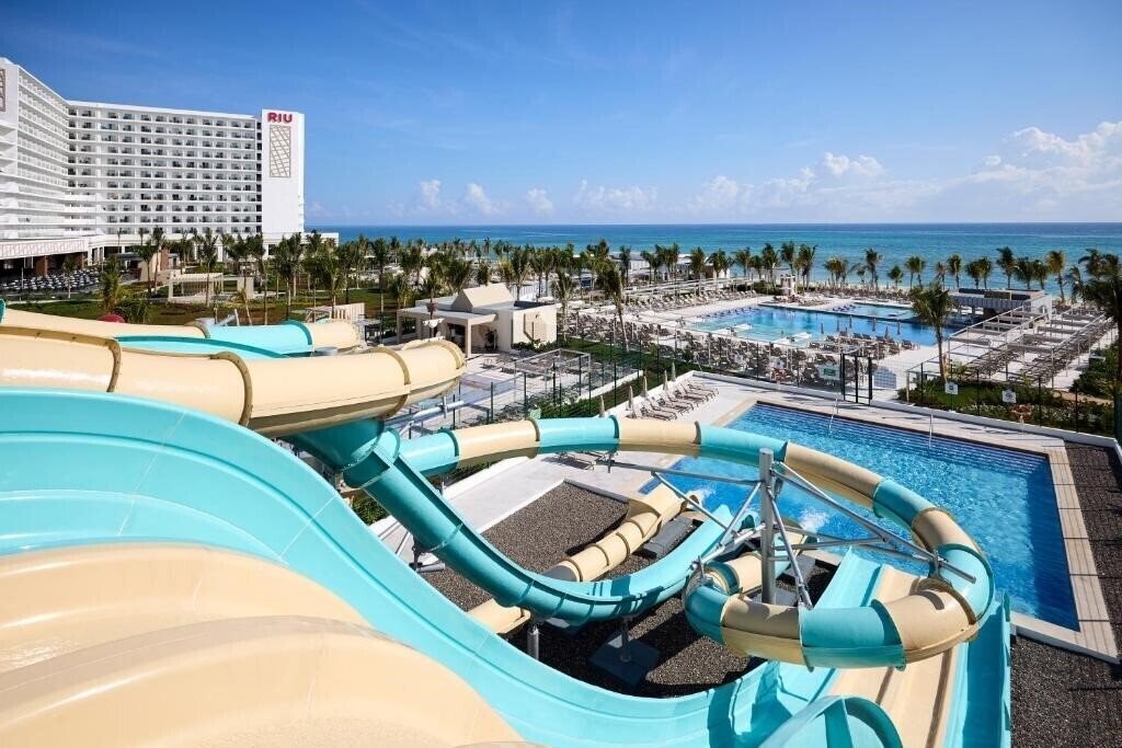 Готель Riu Palace Aquarelle 5*