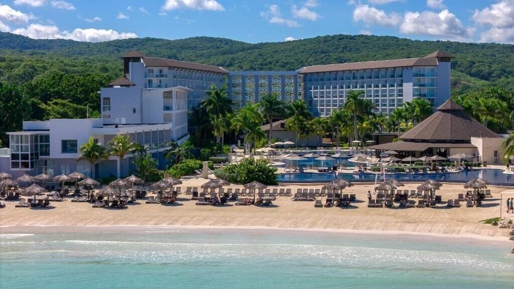 Отель Royalton Hideaway Blue Waters, An Autograph Collection All Inclusive Resort Adults Only 5*