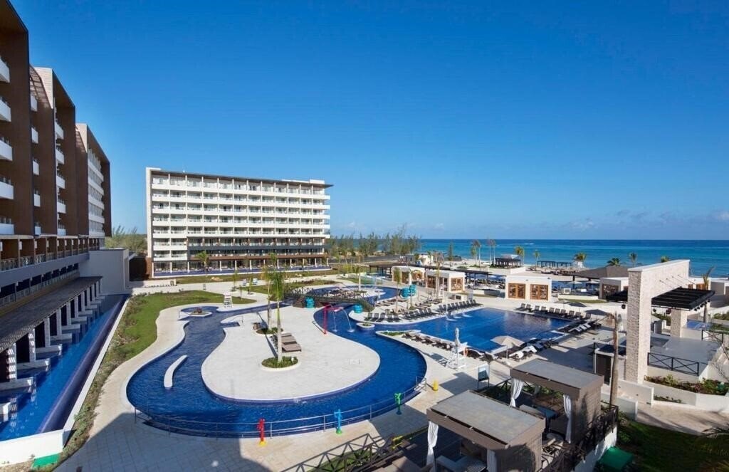 Отель Royalton Blue Waters 5*