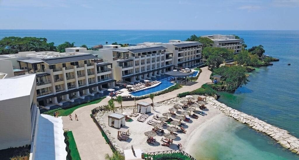 Отель Hideaway At Royalton Negril 5*