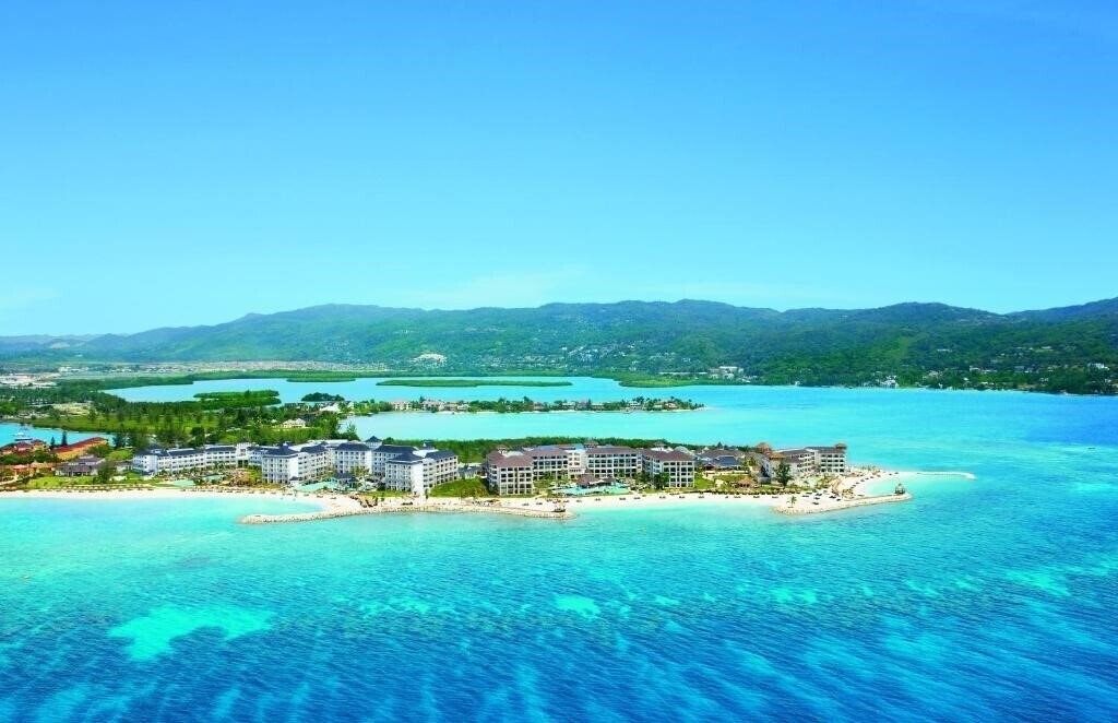 Фото Secrets St. James 5*