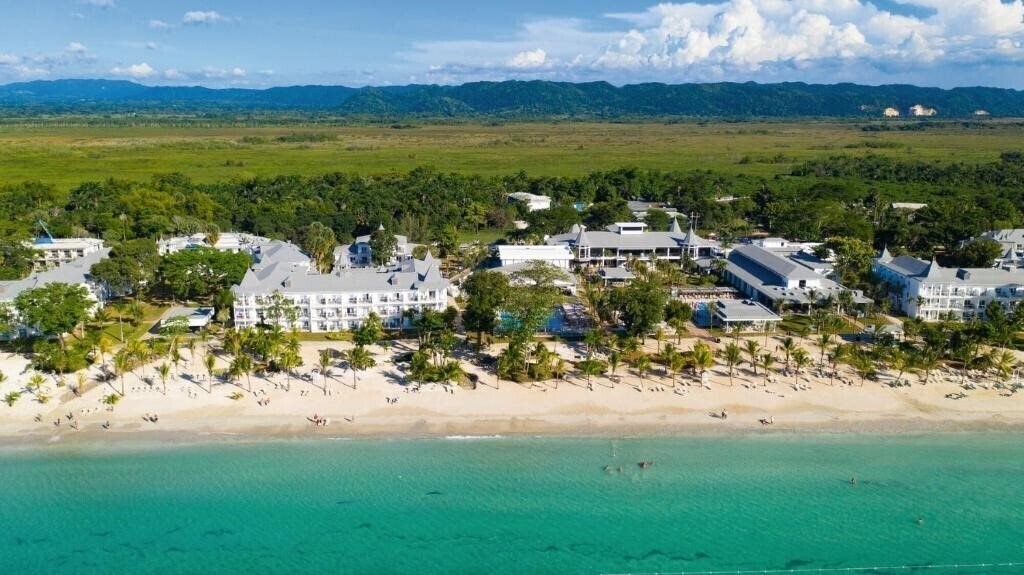 Готель Riu Tropical Bay 5*
