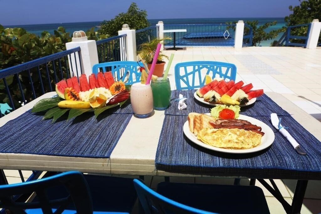 Картинка Negril Tree House Resort 3*