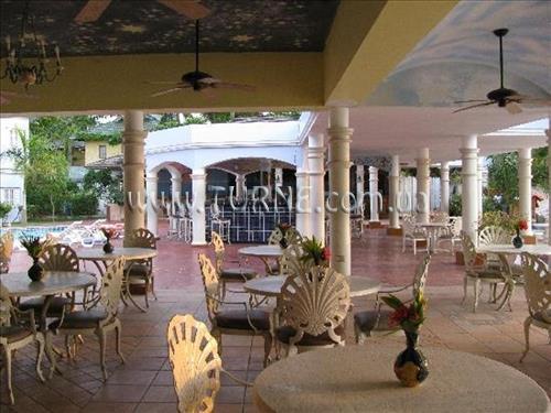 Отель Beachcomber Club 2*