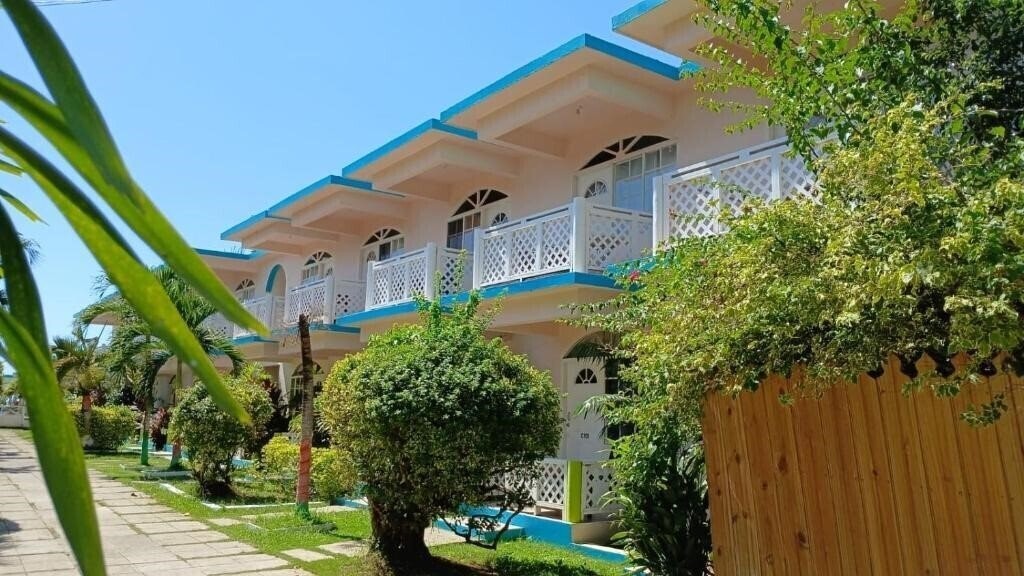 Готель Funholiday Beach Resort 3*