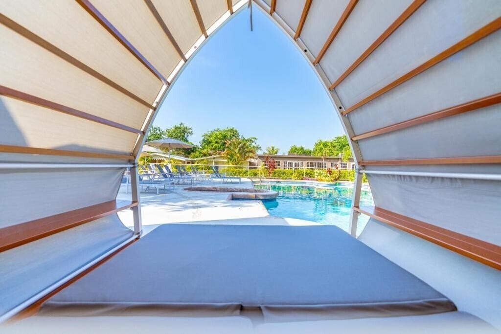 Картинка Travellers Beach Resort 3*