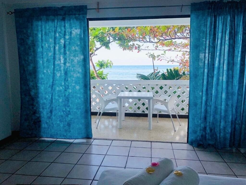Фото Sand And Tan Beach Hotel 4*