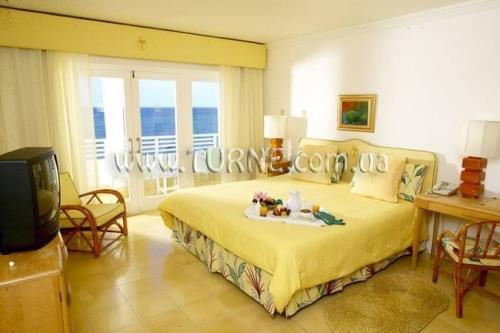 Готель Couples Tower Isle 4*