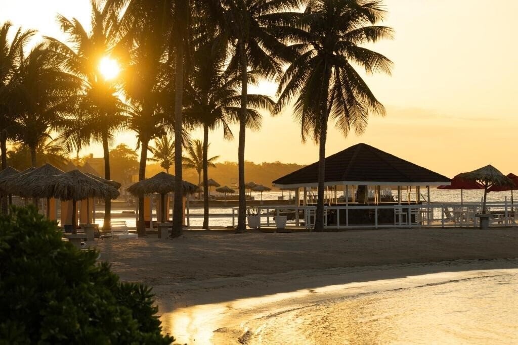 Готель Grand Muthu Runaway Bay Club Caribbean 3*