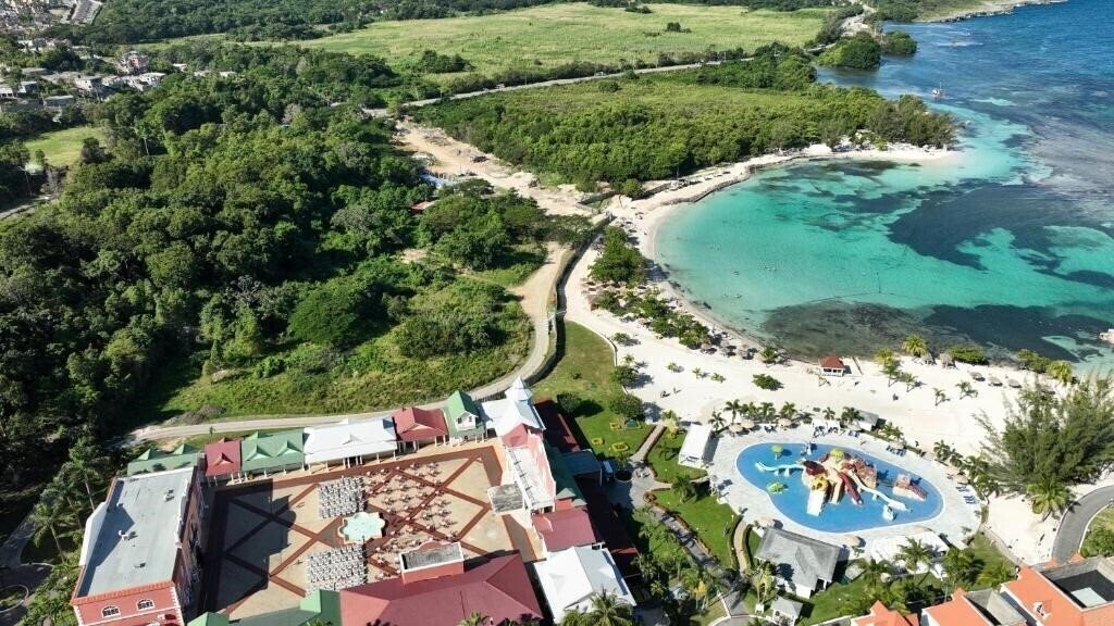 Фотографія Bahia Principe Escape Runaway Bay 5*