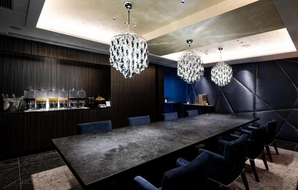 Картинка Cross Hotel Osaka 4*