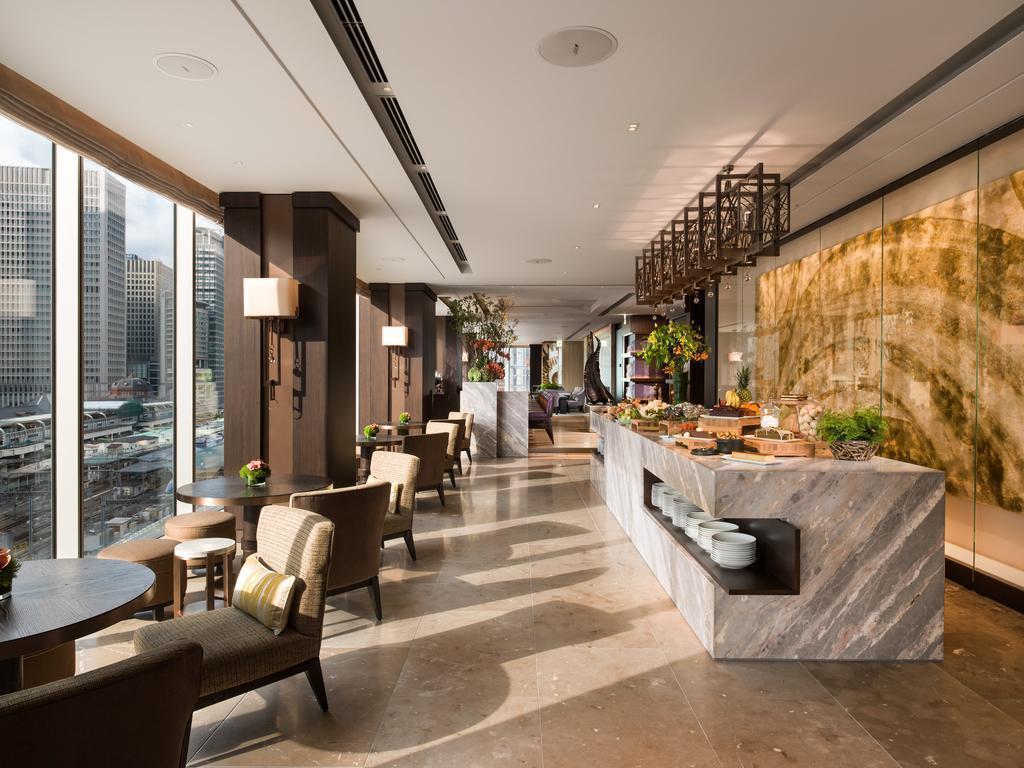 Готель Four Seasons Hotel Tokyo At Marunouchi 5*