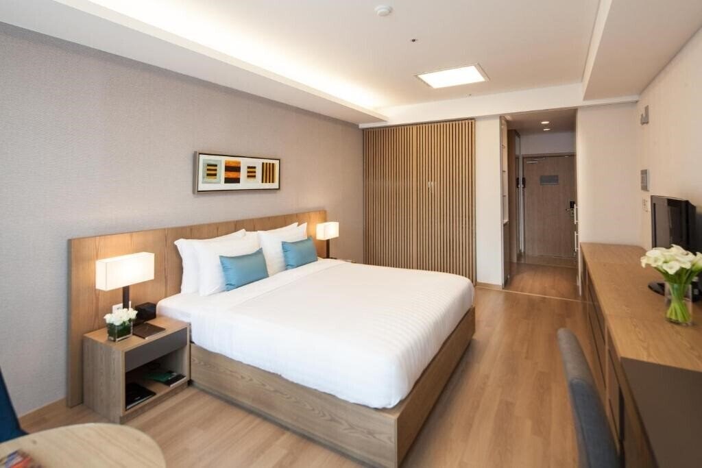 Отель Fraser Place 3*