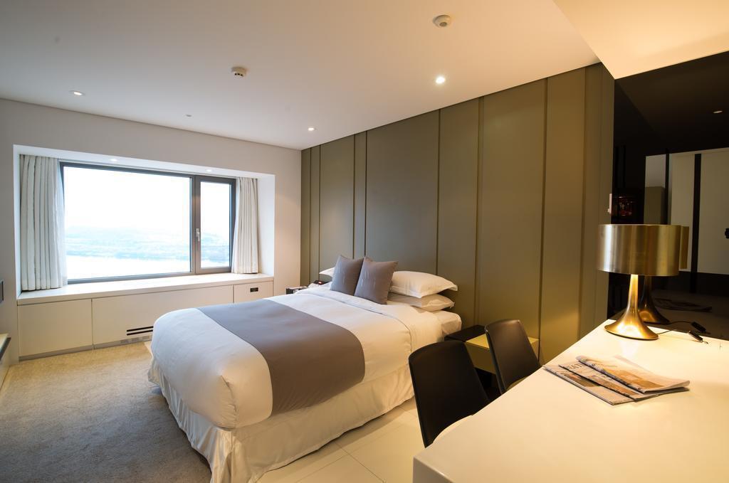 Готель Sheraton Grande Walkerhill 5*